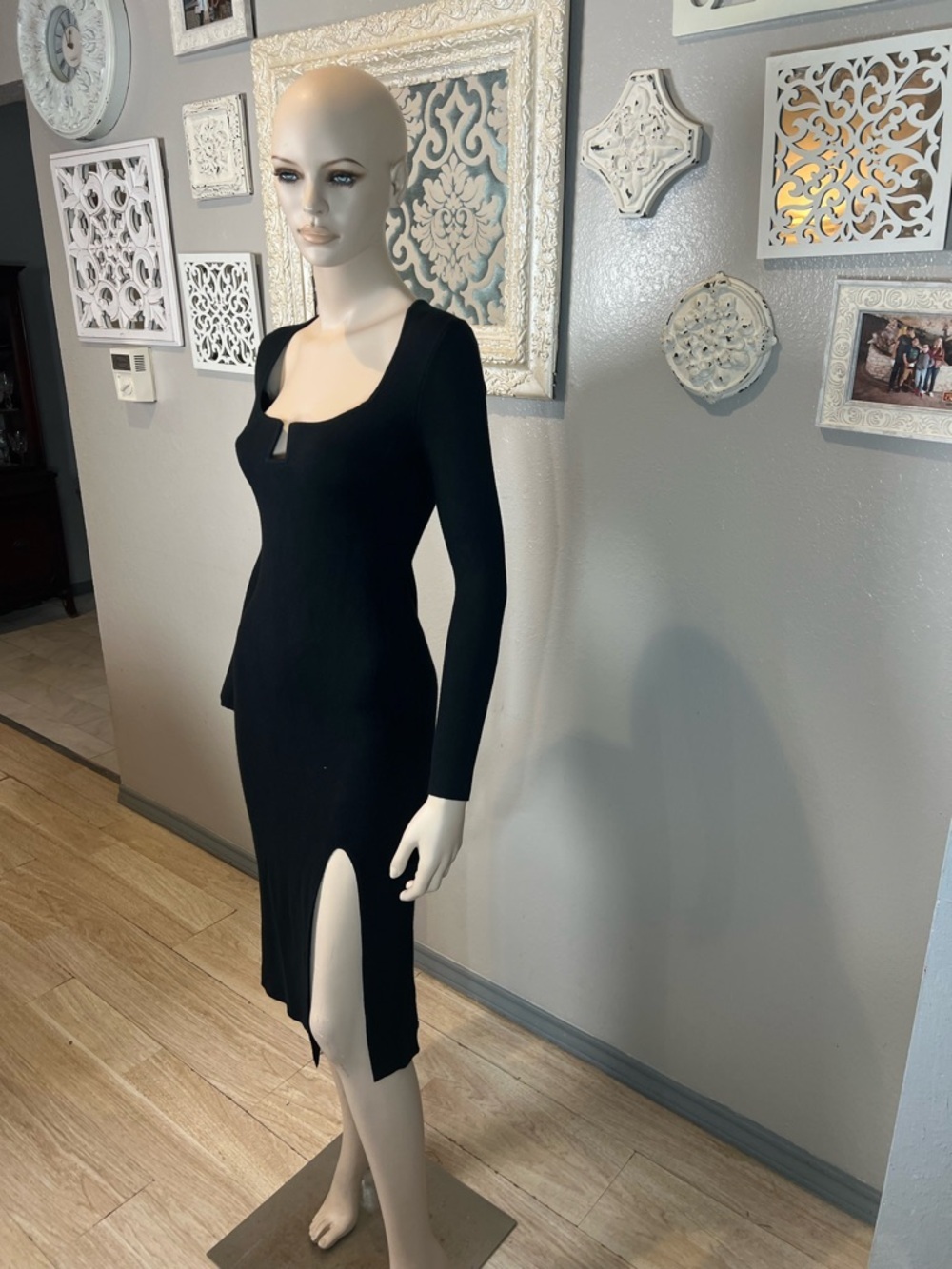 Abercrombie and Fitch Classic Black Long-Sleeve Midi Dress with Front Slit - Picture 8 of 12